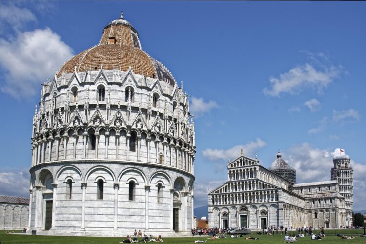 Scopri il Battistero di Pisa: dove l’arte incontra la magia acustica