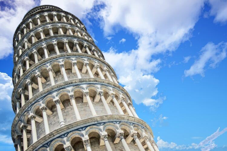 Torre di Pisa: il simbolo italiano che sfida la gravità